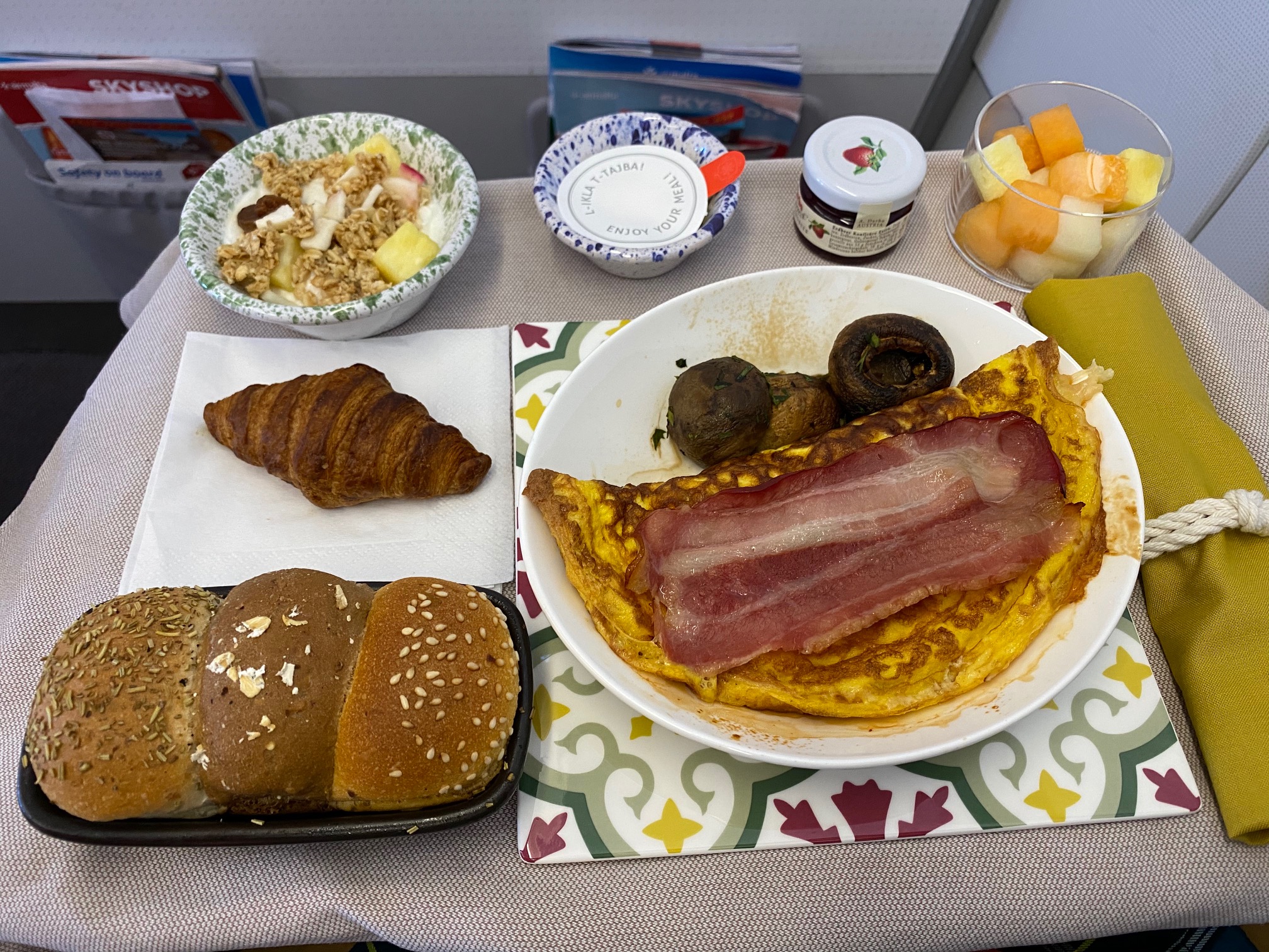 エアマルタとオーストリア航空の飯 二階堂ドットコム エアマルタとオーストリア航空の飯 二階堂ドットコム